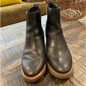 J Crew Black Leather Chelsea Boots Crepe sole Moto Size 10 Pull on